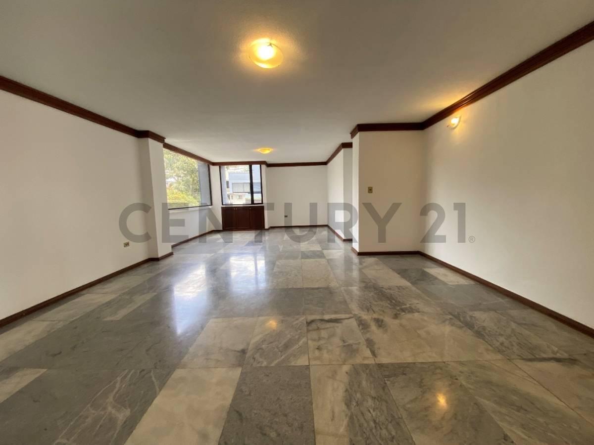 Venta Oportunidad Amplio Departamento con Terraza Propia Urb. El Condado — imagen 10