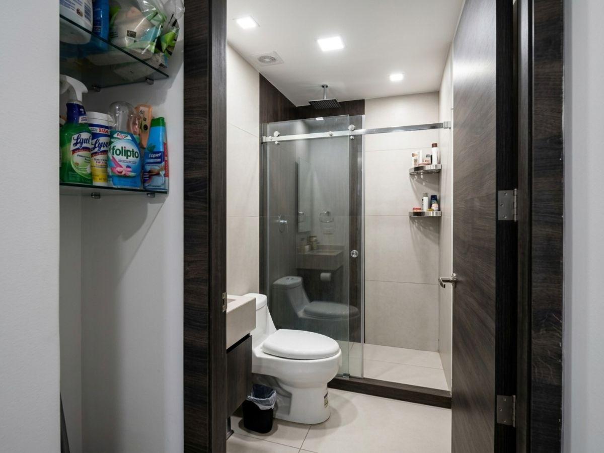 Departamento con Balcon 2 Dorm., 2 Parqueaderos en Venta Sector El Condado — imagen 8
