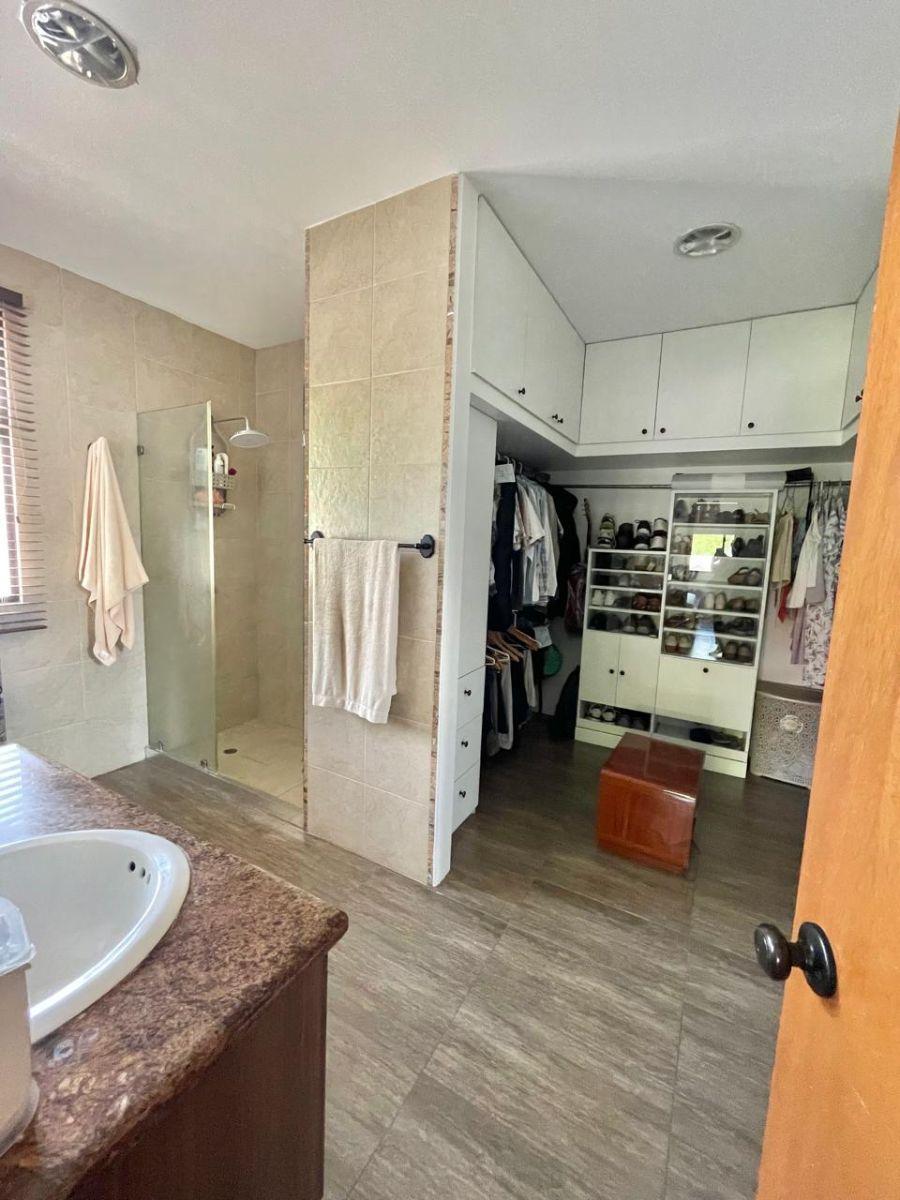 Hermosa y Amplia Casa de Una Planta con Suite Independiente, Guayas — imagen 5