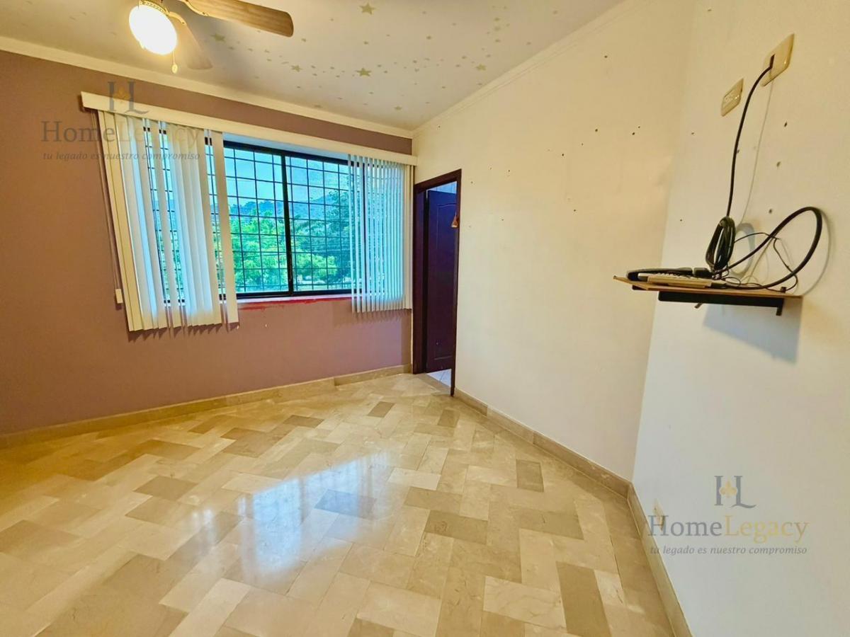 Venta de Casa Esquinera con Vista Al Parque, 4 Dorm. y Patio Am, Guayas — imagen 5