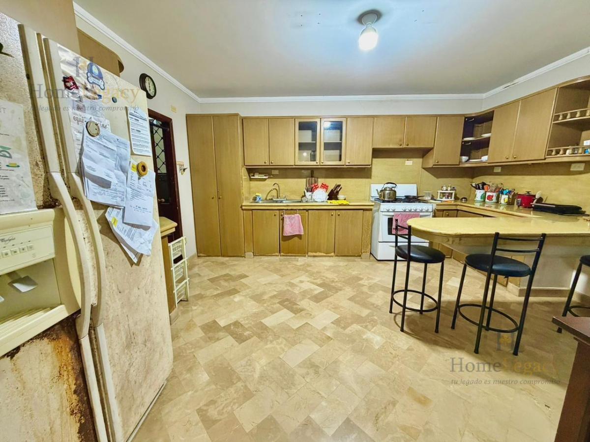 Venta de Casa Esquinera con Vista Al Parque, 4 Dorm. y Patio Am, Guayas — imagen 4