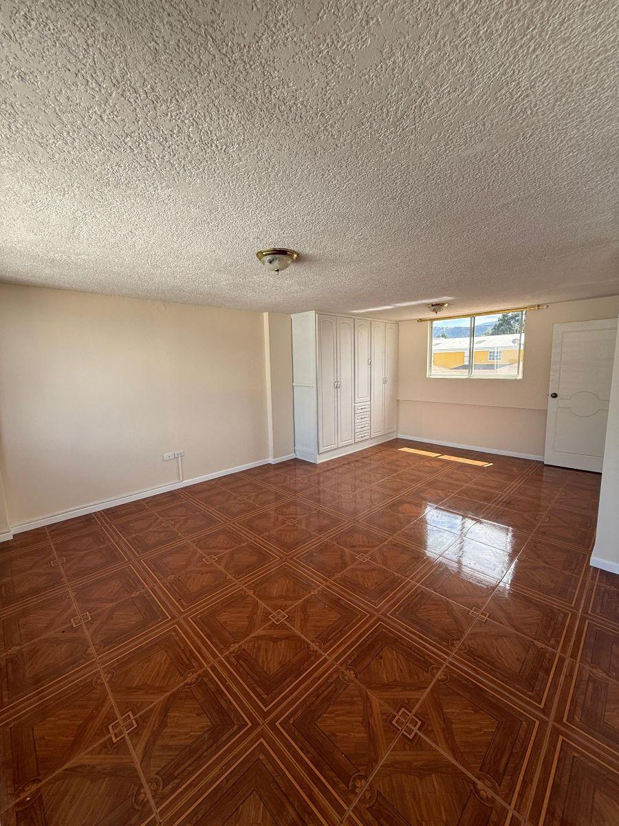 Rento o Vendo Linda Casa en Conjunto Lleno de Áreas Verde Sector Ventura Mall — imagen 7