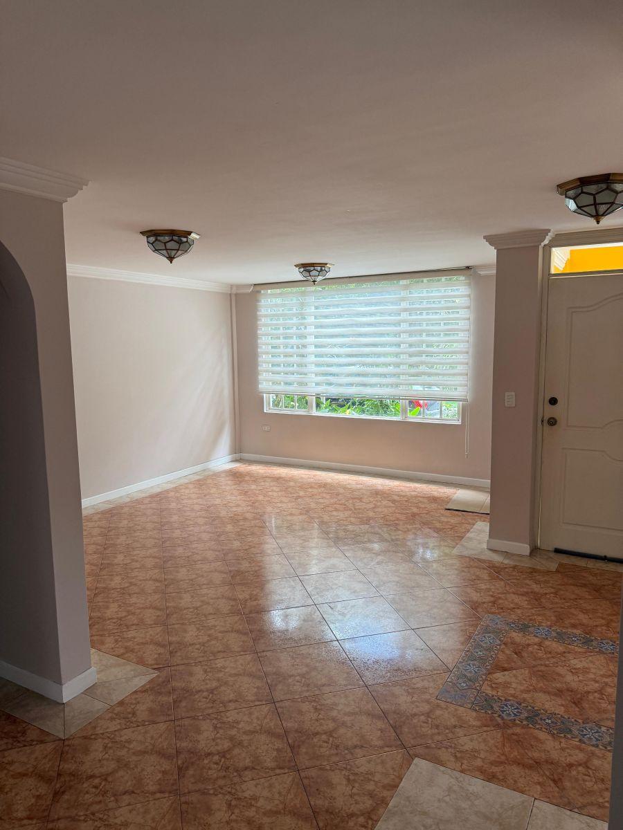Rento o Vendo Linda Casa en Conjunto Lleno de Áreas Verde Sector Ventura Mall — imagen 6