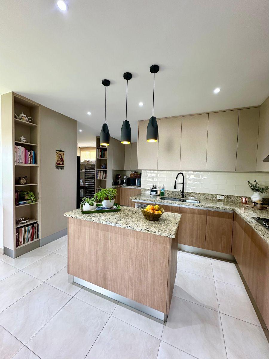 Venta. Vía Samborondon. Preciosa Casa. 3 Habitaciones Cada Uno Baño. $360.000, Guayas — imagen 4