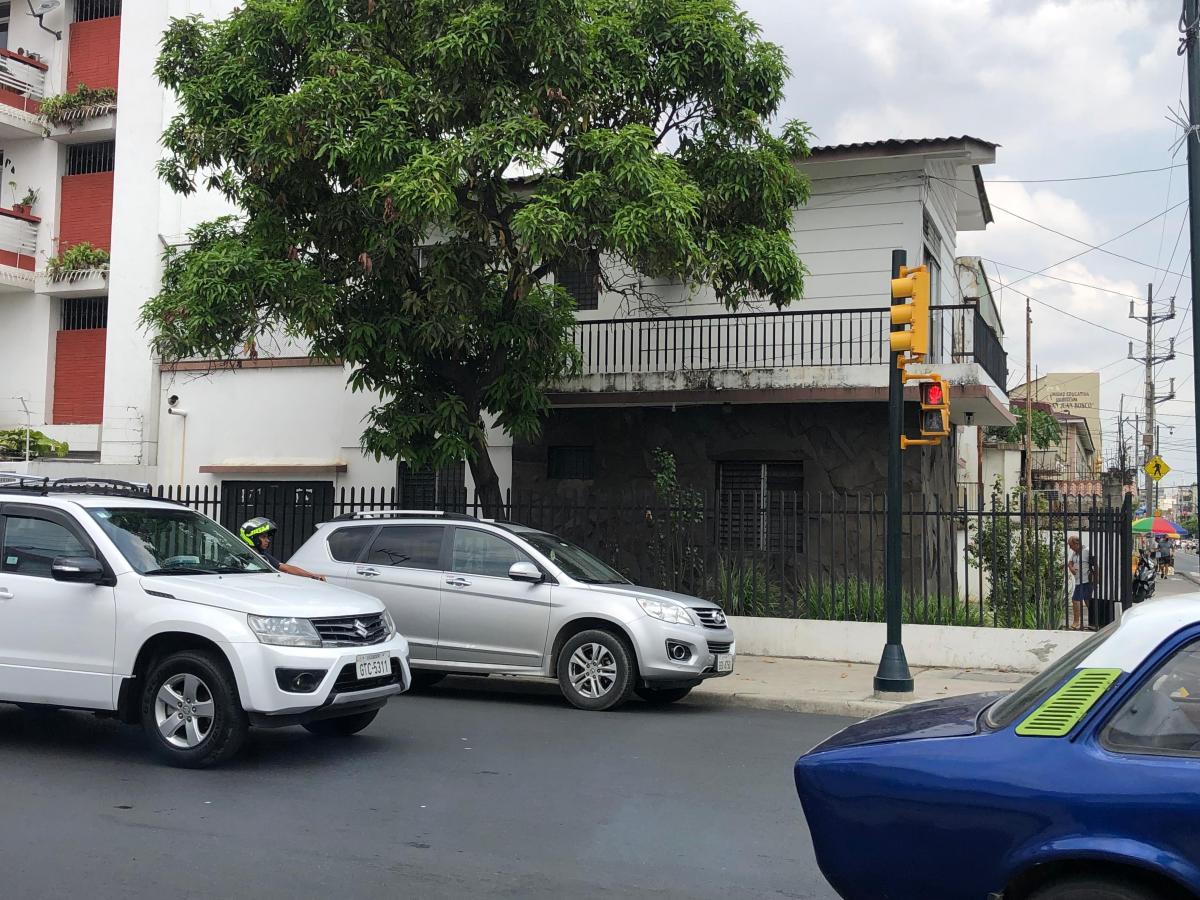 Vendo Amplia Villa en Esquina Ideal Para Locales Comerciales, Guayas — imagen 9
