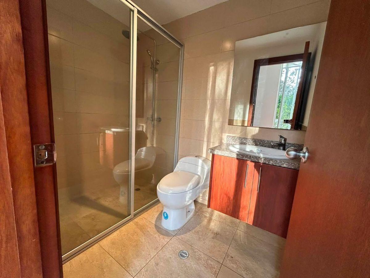 Departamento en Venta – Cumbayá Dos Dorm. con 138 m de Terraza — imagen 9