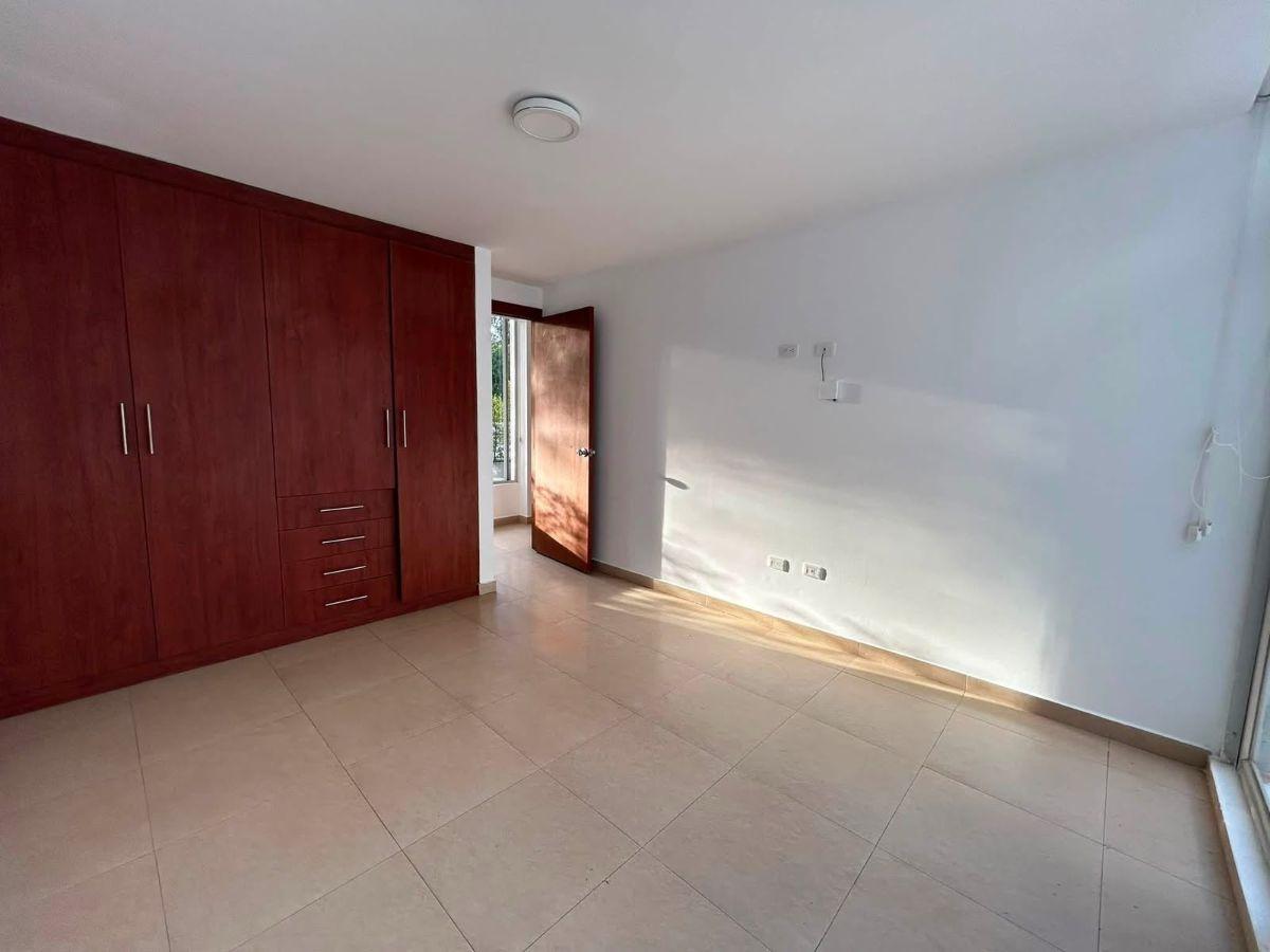 Departamento en Venta – Cumbayá Dos Dorm. con 138 m de Terraza — imagen 4
