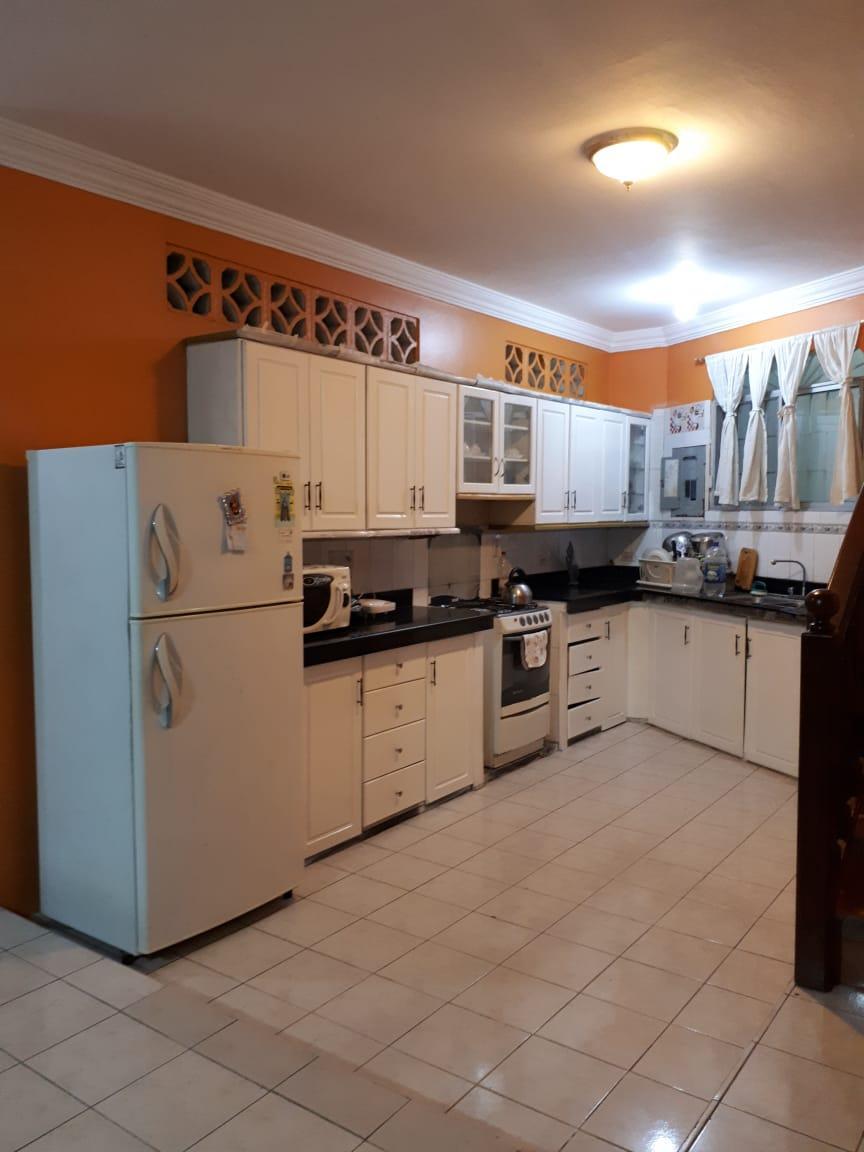 Casa en Venta en Guayacanes, 2 Plantas con Terraza y Suite, Control de Acceso. Guayas — imagen 9
