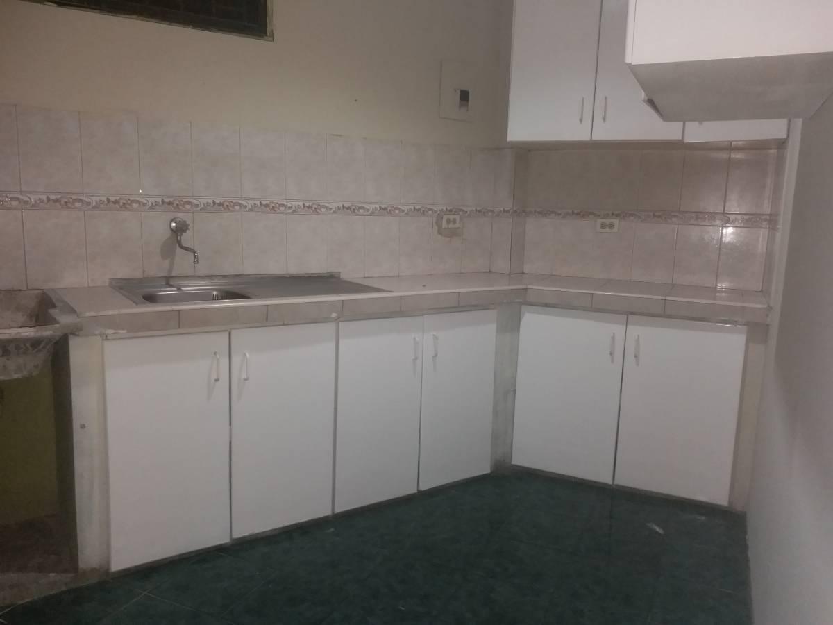 Casa en Venta en Guayacanes, 2 Plantas con Terraza y Suite, Control de Acceso. Guayas — imagen 7