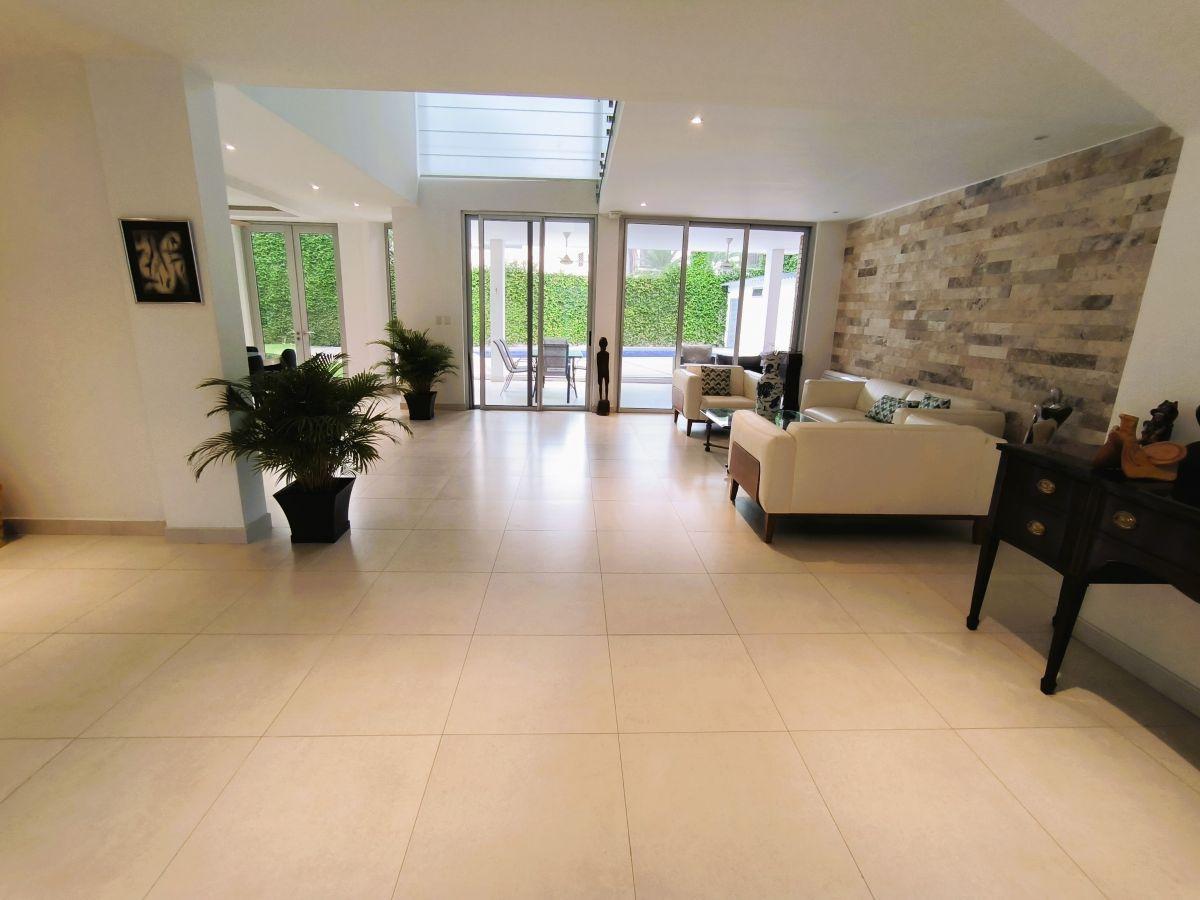 Casa Amplia en Puerto Azul 7 Habitaciones con Piscina. Guayas — imagen 8