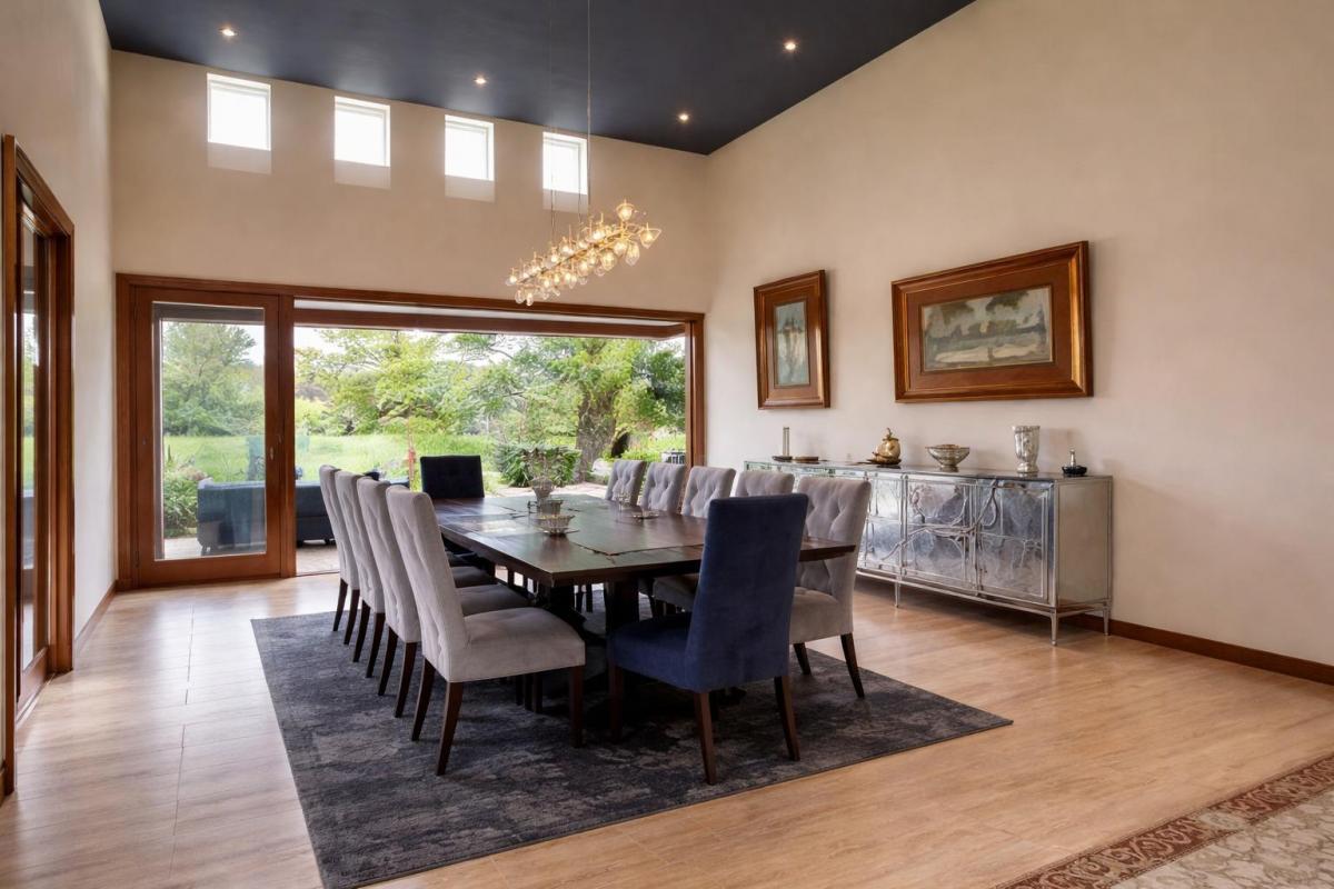 Casa de Lujo en Venta en Puembo con Piscina y 15000 m² Terreno — imagen 10