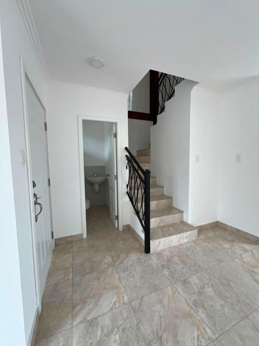 Hermosa Casa Esquinera Ubicada en Casa Laguna, Guayas — imagen 8