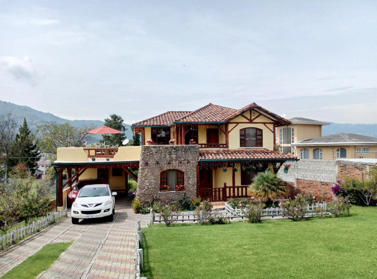 Casa de Venta Independiente Estilo Rustico en Tumbaco — imagen 9