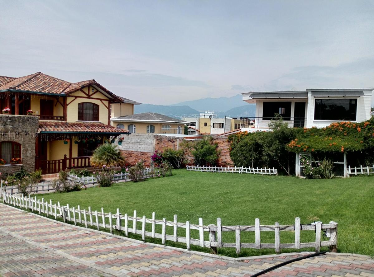 Casa de Venta Independiente Estilo Rustico en Tumbaco — imagen 8