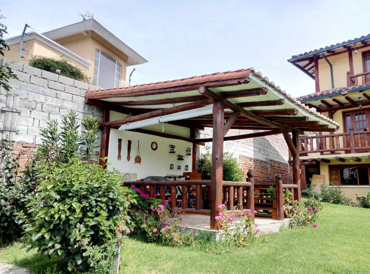 Casa de Venta Independiente Estilo Rustico en Tumbaco — imagen 7