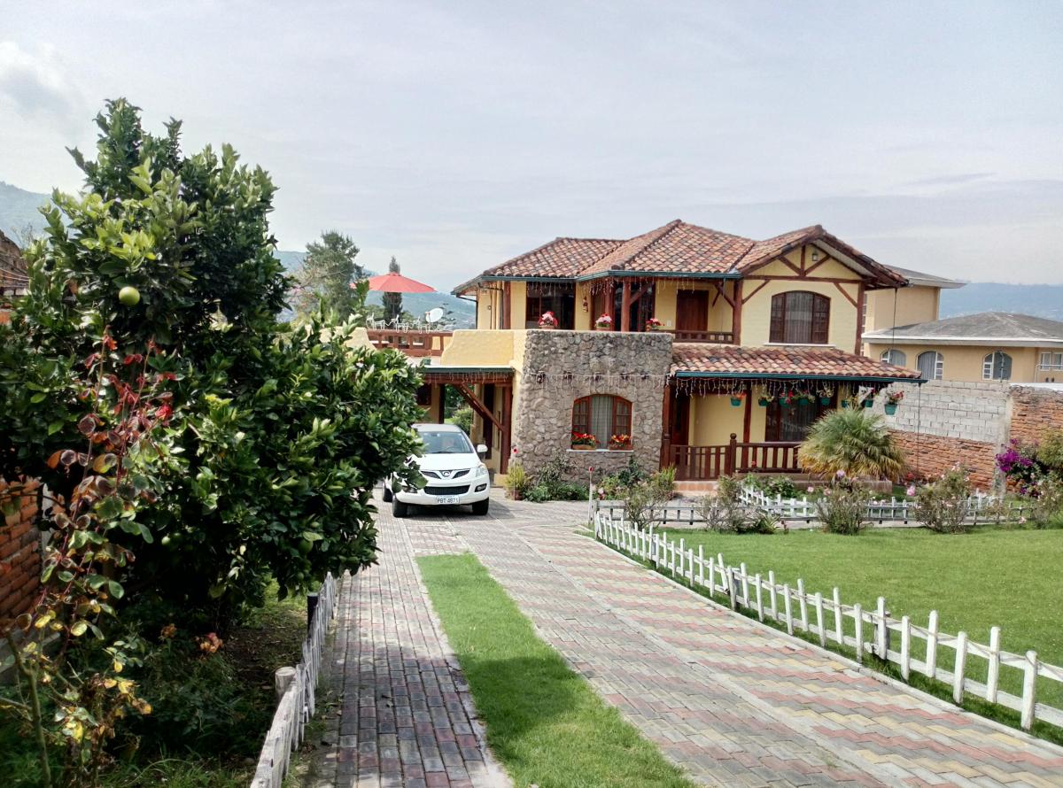 Casa de Venta Independiente Estilo Rustico en Tumbaco — imagen 6