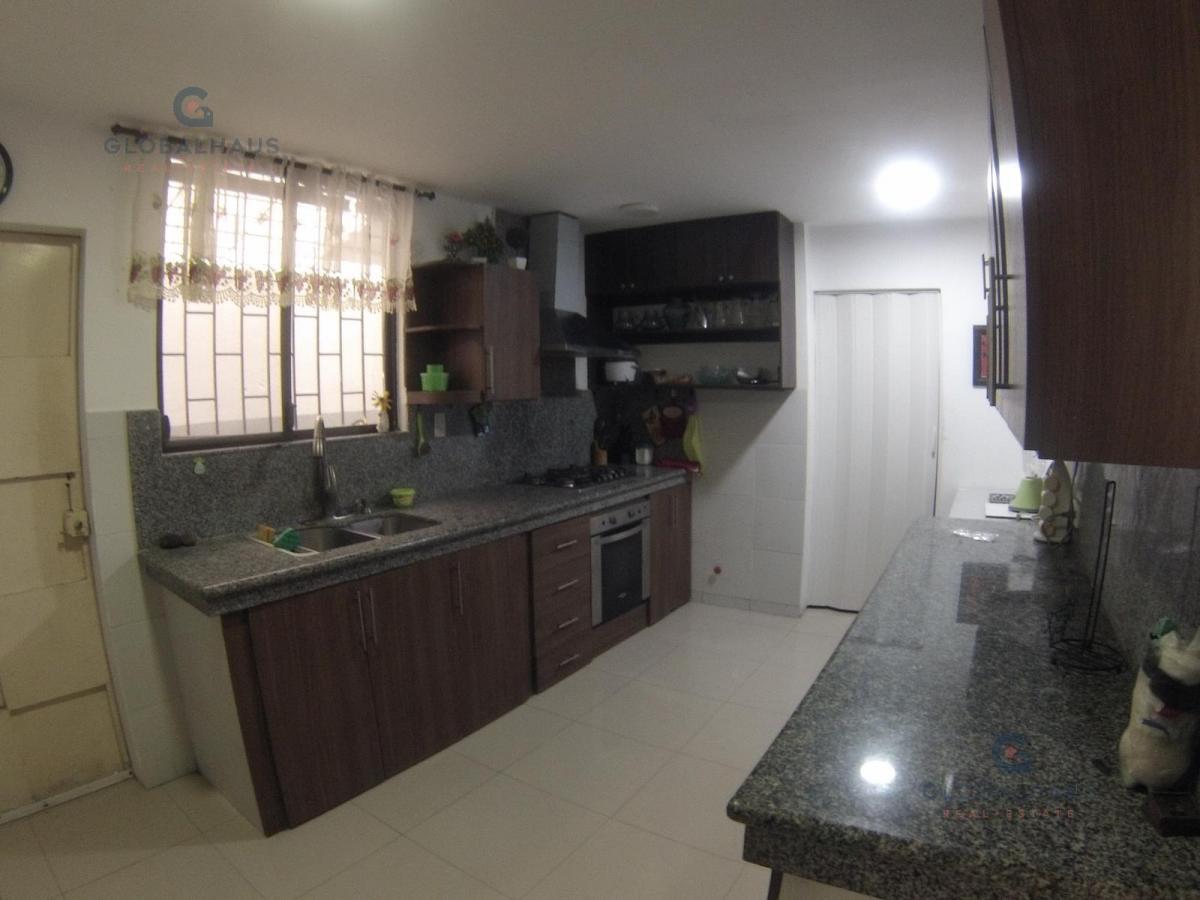 Venta de Departamento en Urdesa, Av Los Cedros, 3 Habitaciones A. F, Guayas — imagen 6
