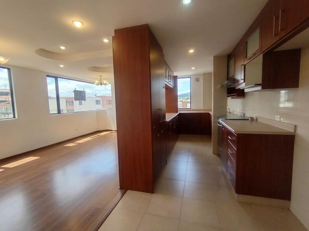 Monteserrin Vendo Suite 60 m² — imagen 8