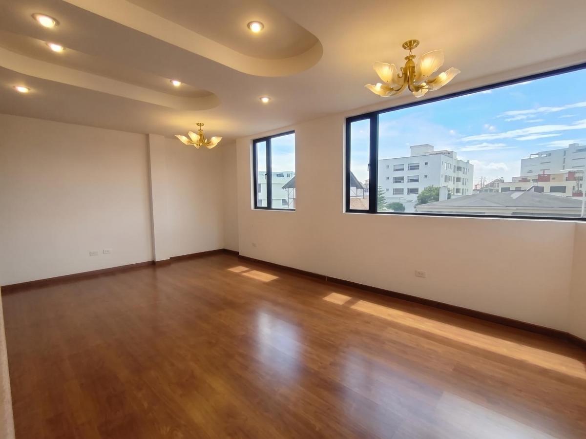 Monteserrin Vendo Suite 60 m² — imagen 7