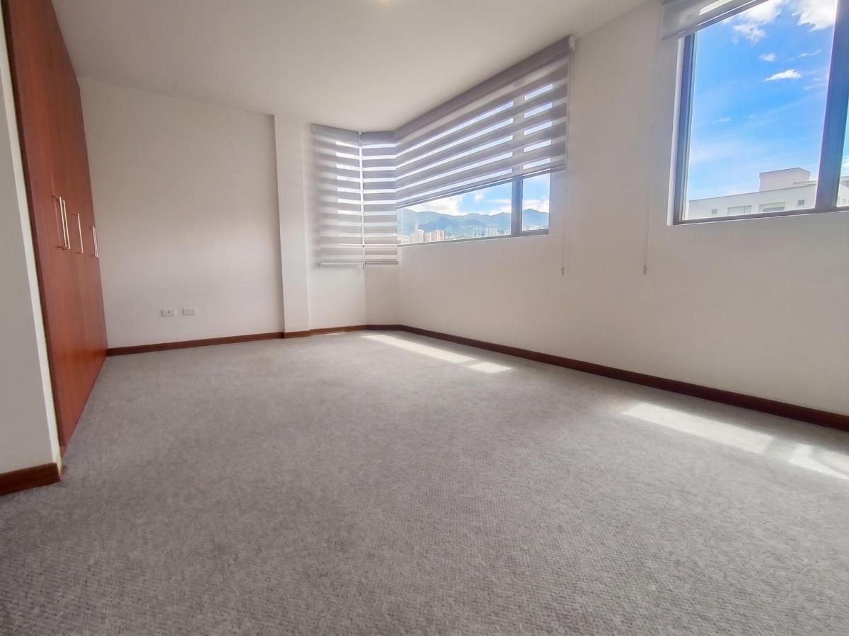 Monteserrin Vendo Suite 60 m² — imagen 4