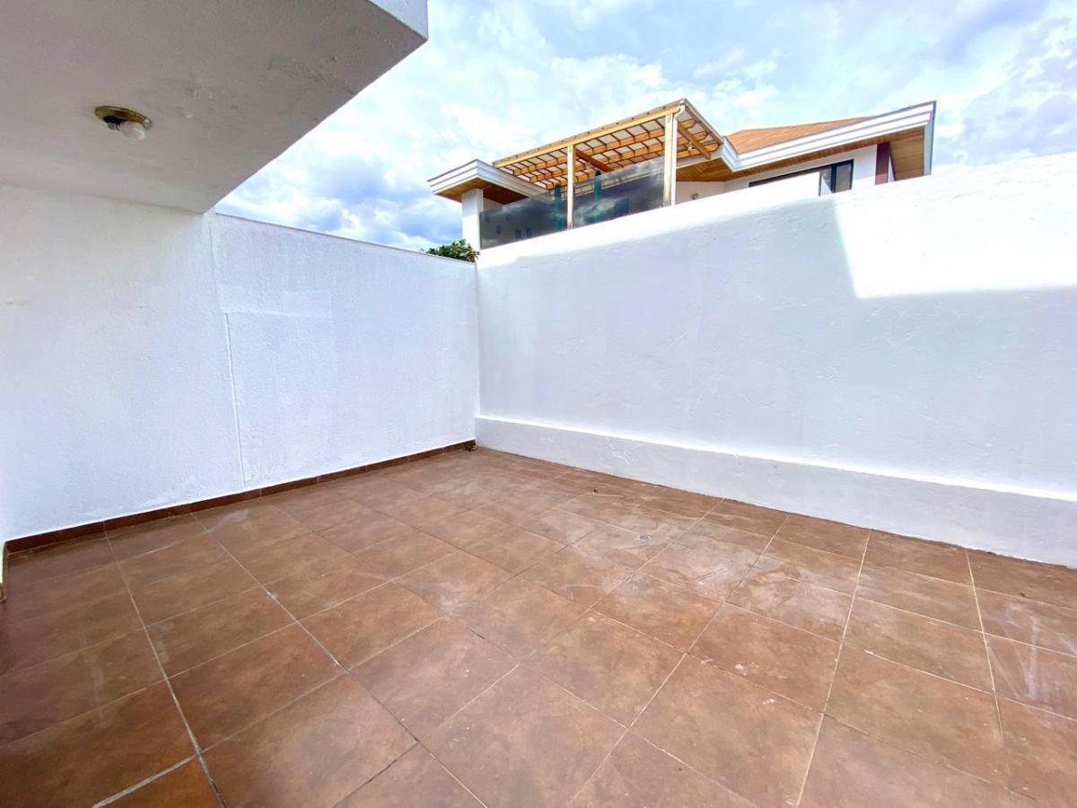 Casa de Venta en Cumbayá | Cerca de La Usfq | Urbanización con Seguridad 24/7 — imagen 8