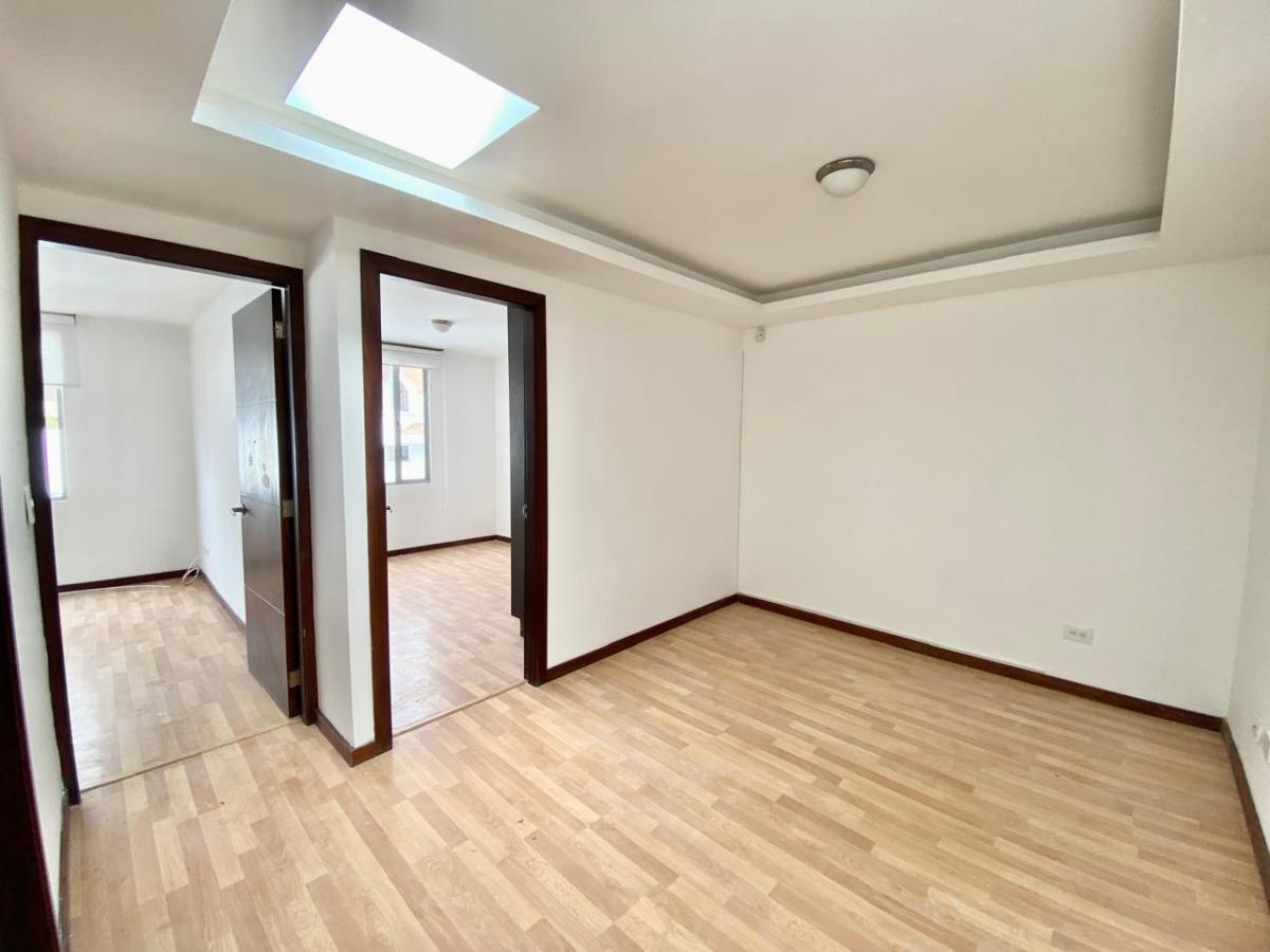 Casa de Venta en Cumbayá | Cerca de La Usfq | Urbanización con Seguridad 24/7 — imagen 6