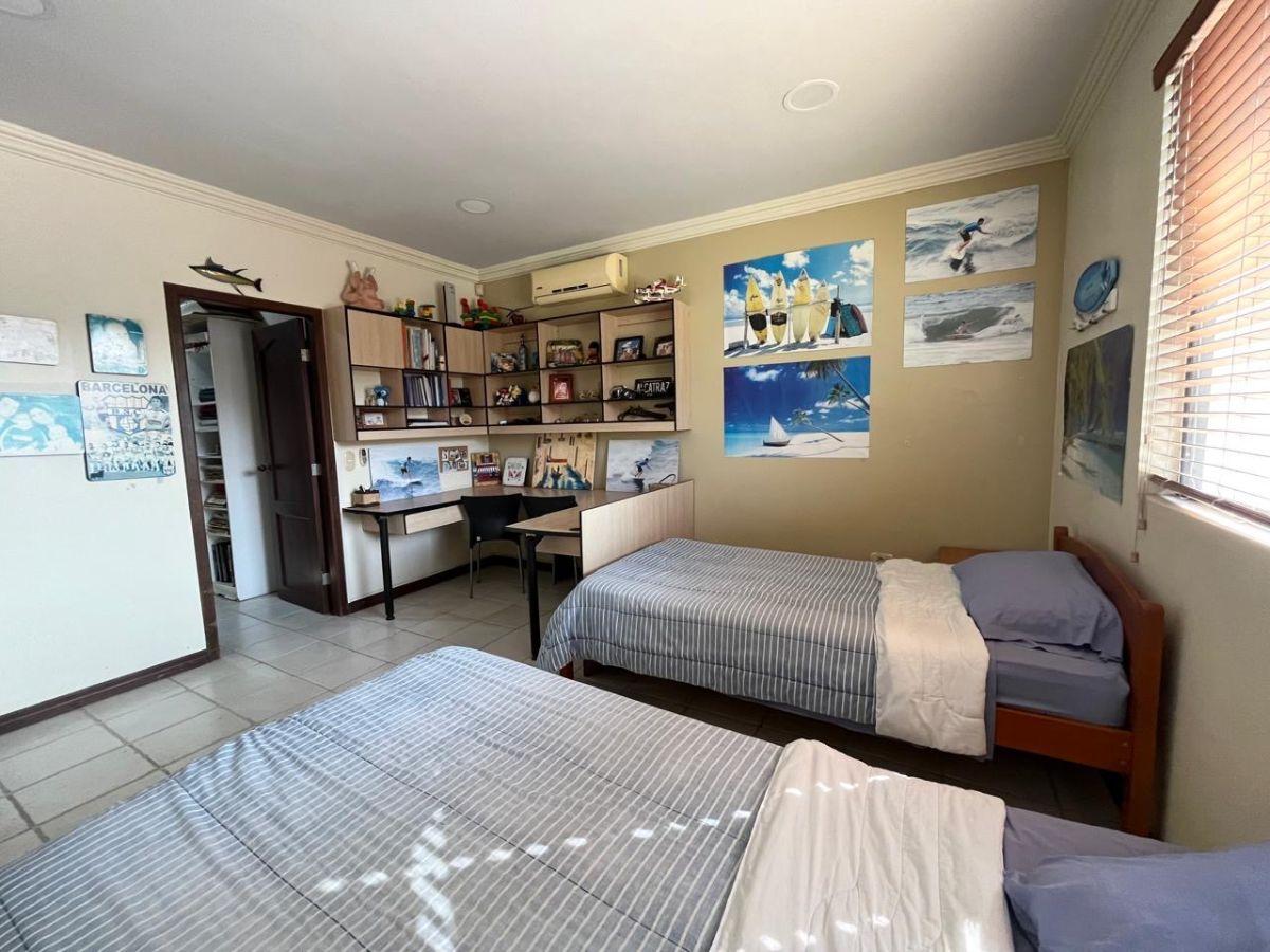 7549. Urb. Laguna Club - Via a La Costa, Vendo o Alquilo Casa Al Lago 4 Dorm. $2800/$480.000, Guayas — imagen 5