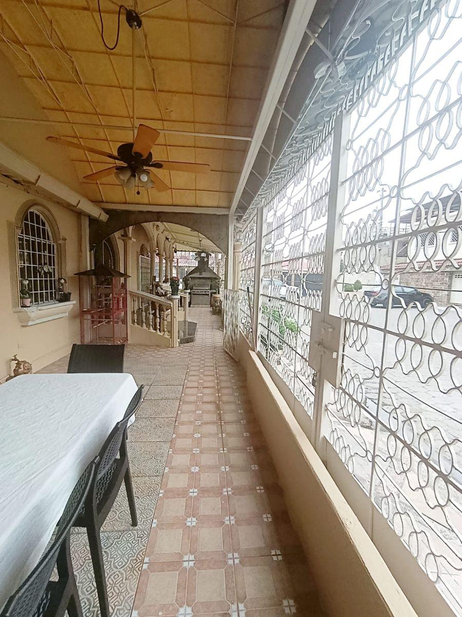 Vendo Casa Esquinera de Una Planta y Media en La Alborada XI Etapa, Guayas — imagen 10