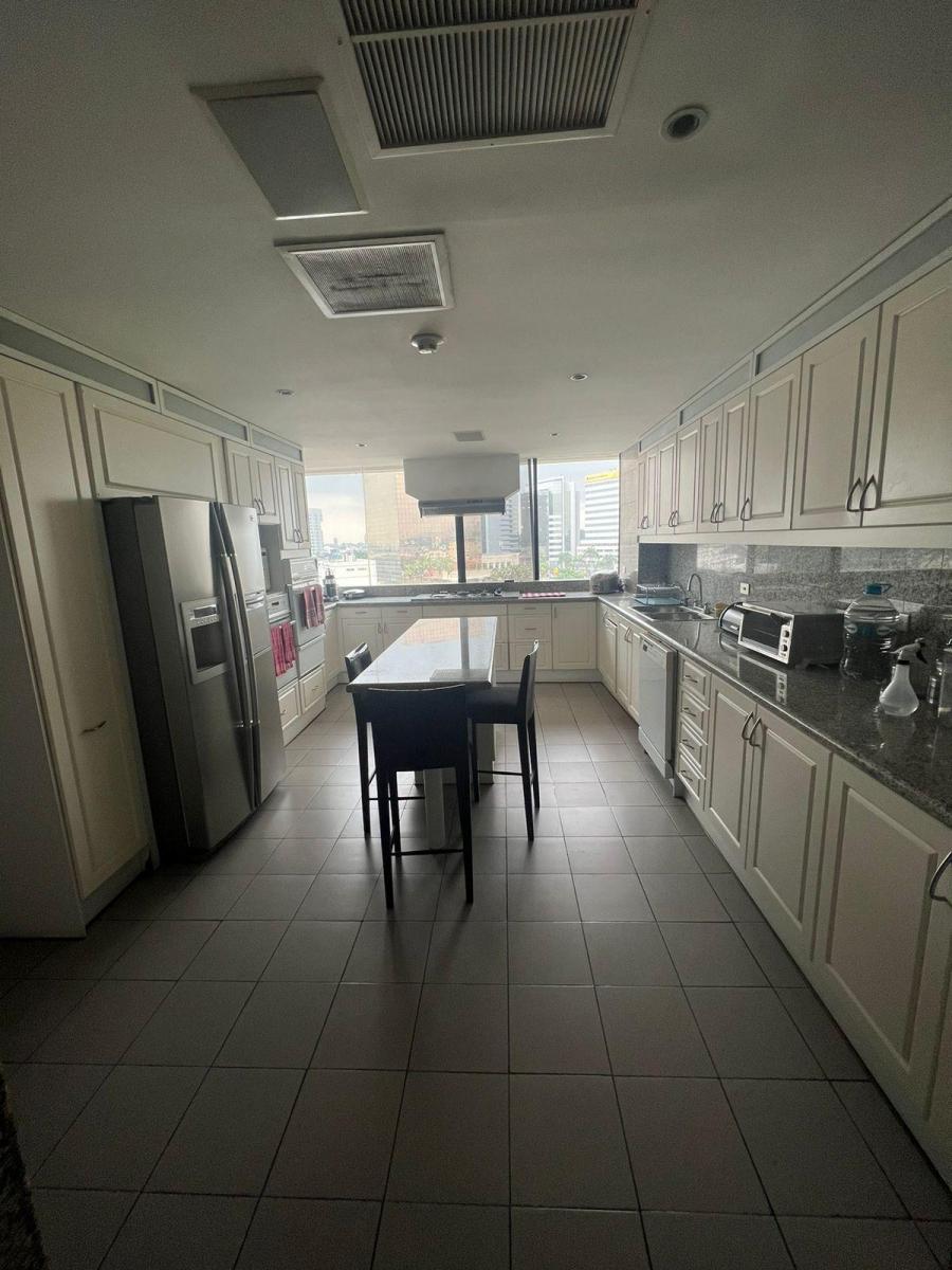 Lindo Departamento Ubicado en El Hilton Colon, Guayas — imagen 3