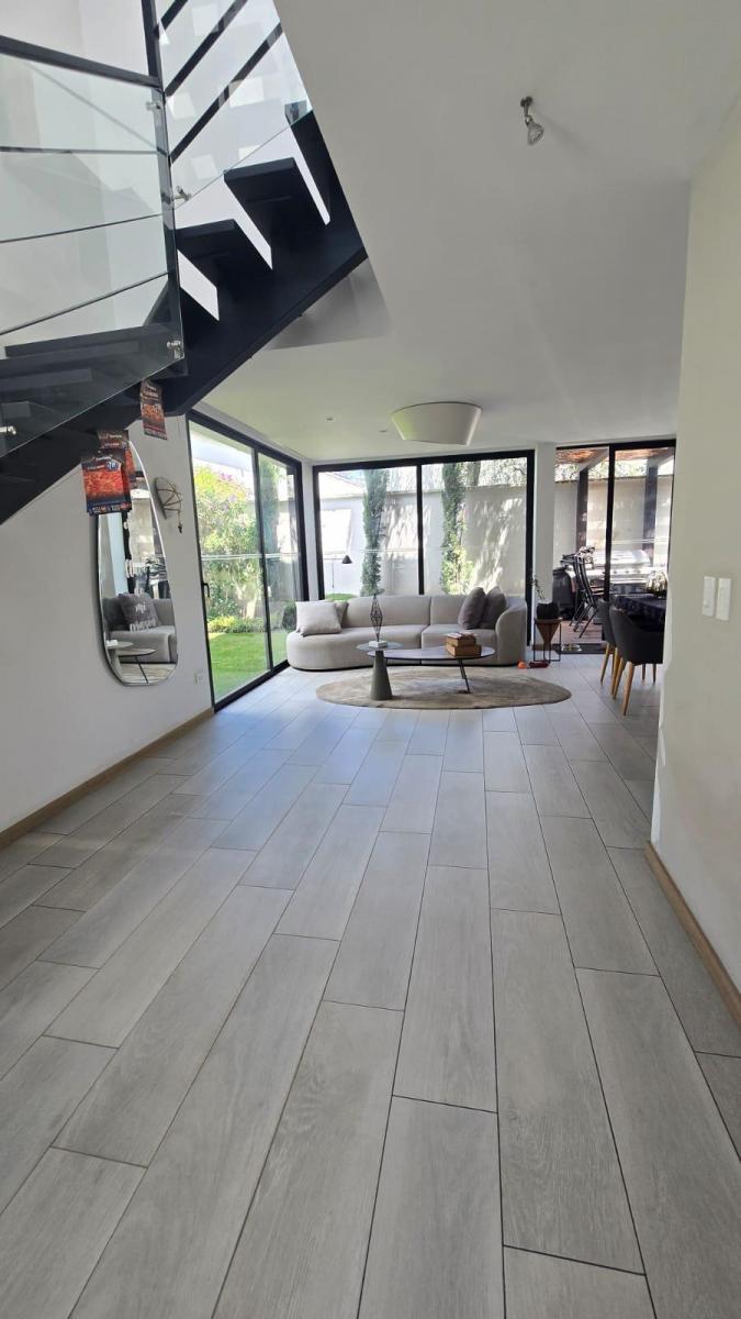 Linda Casa de Estilo Moderno Ideal Para Familias Jovenes — imagen 10