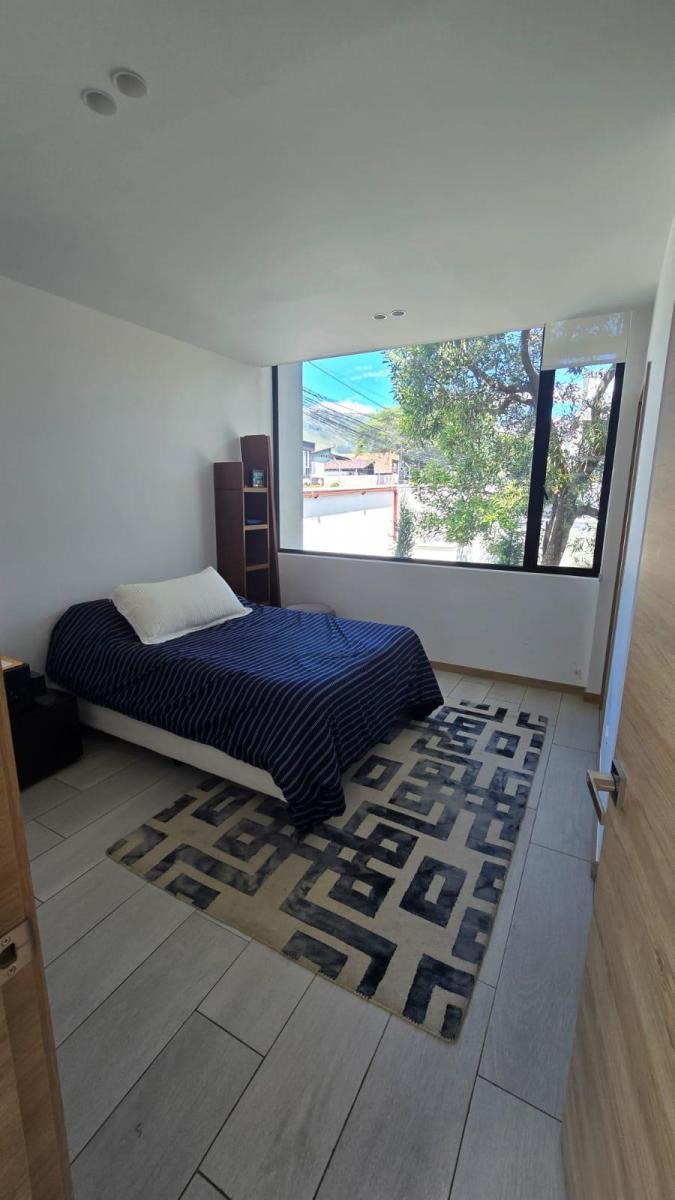 Linda Casa de Estilo Moderno Ideal Para Familias Jovenes — imagen 4