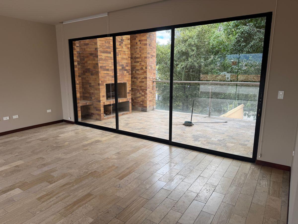 Precioso Pent House Sector Cerveceria Cumbaya — imagen 8