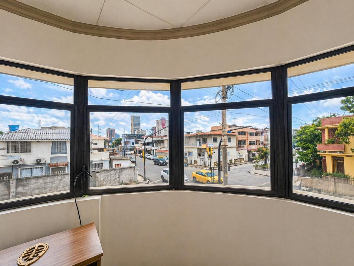 Casa Esquinera en Venta Barrio Orellana - I. Alarcón, Guayas — imagen 6