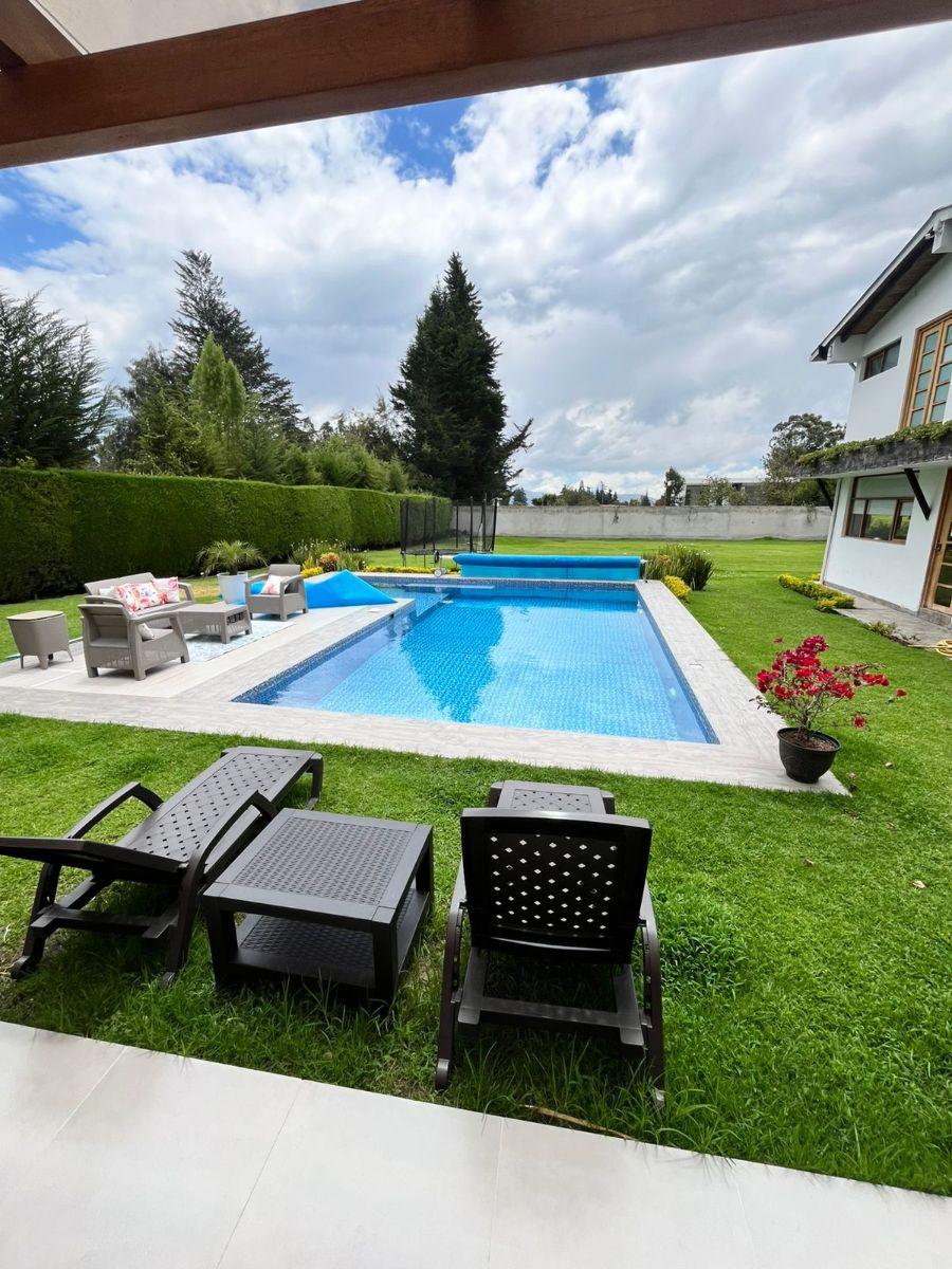 Vendo Casa con Piscina Espectacular - Puembo — imagen 8