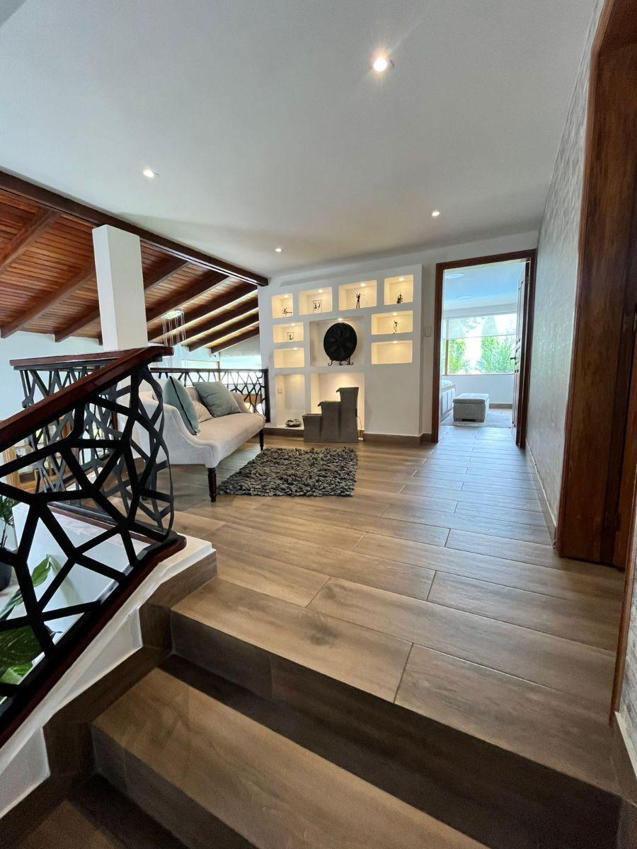 Vendo Casa con Piscina Espectacular - Puembo — imagen 7