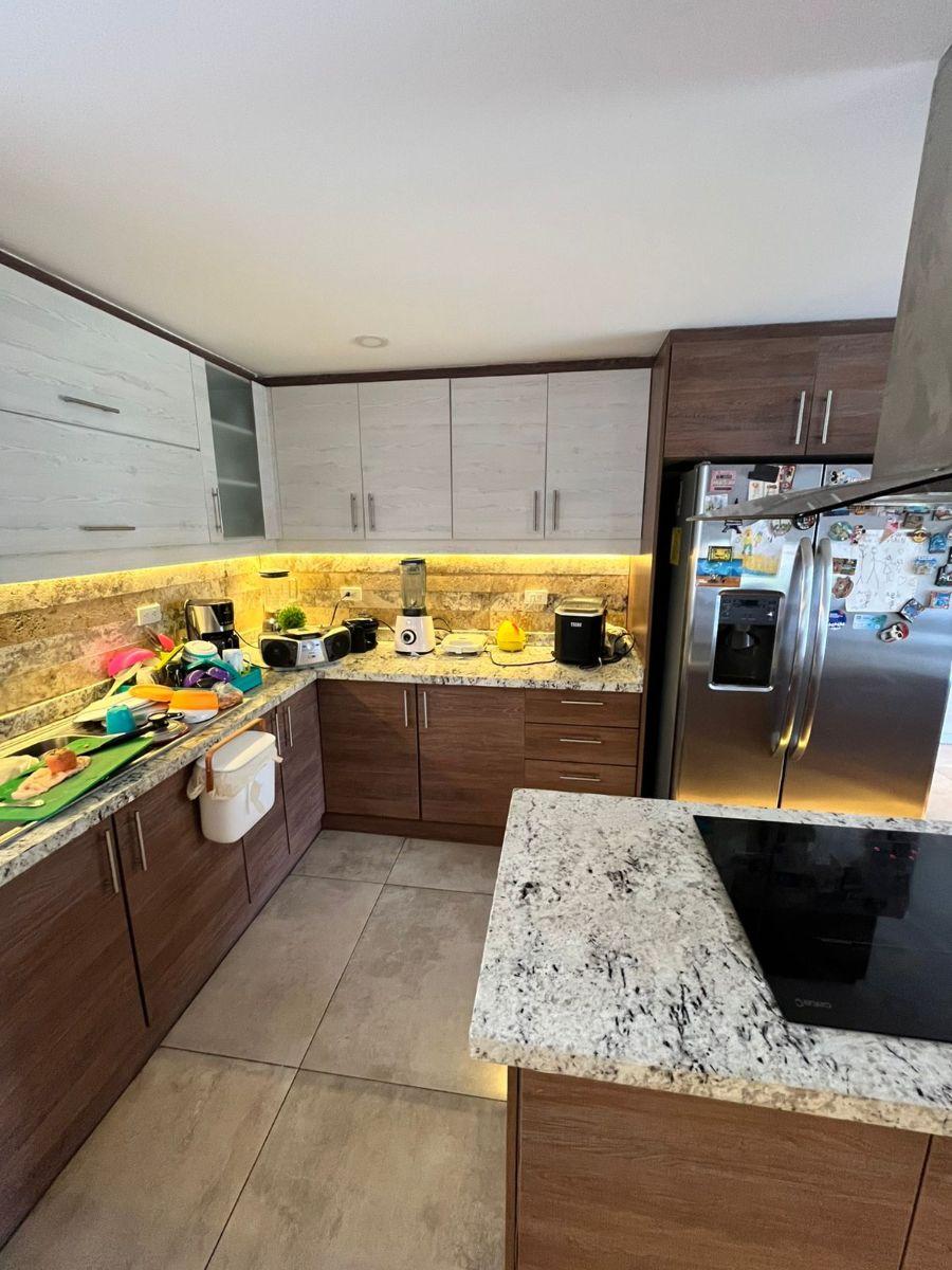 Vendo Casa con Piscina Espectacular - Puembo — imagen 6