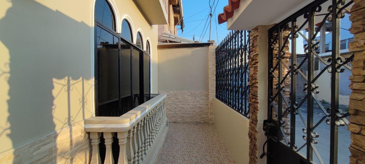 Casa Renovada en Venta en Guayacanes, Sector con Cerramiento (Seguridad), Guayas — imagen 9