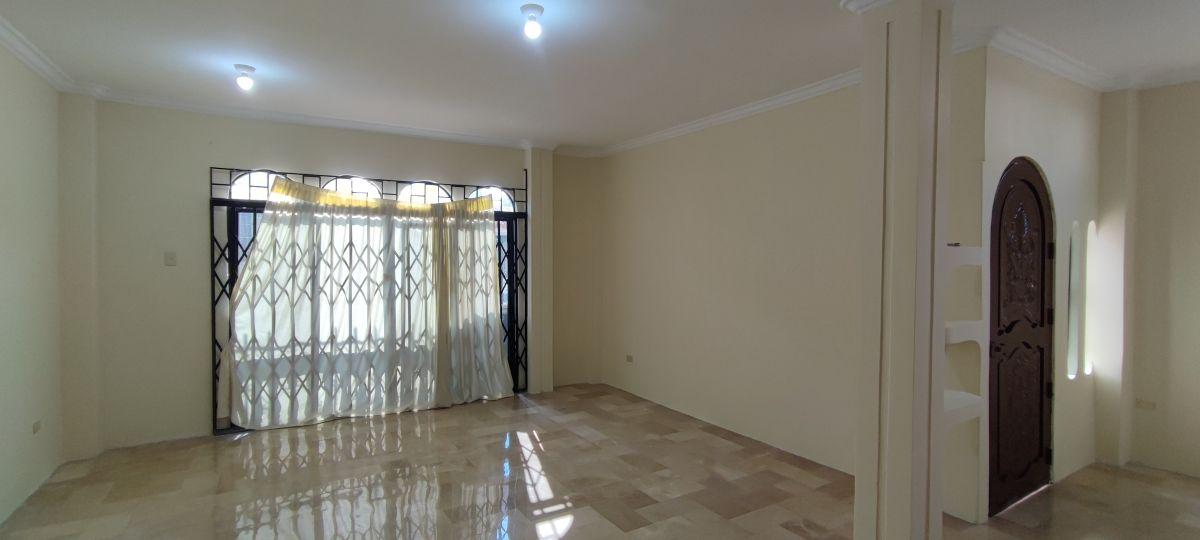 Casa Renovada en Venta en Guayacanes, Sector con Cerramiento (Seguridad), Guayas — imagen 7