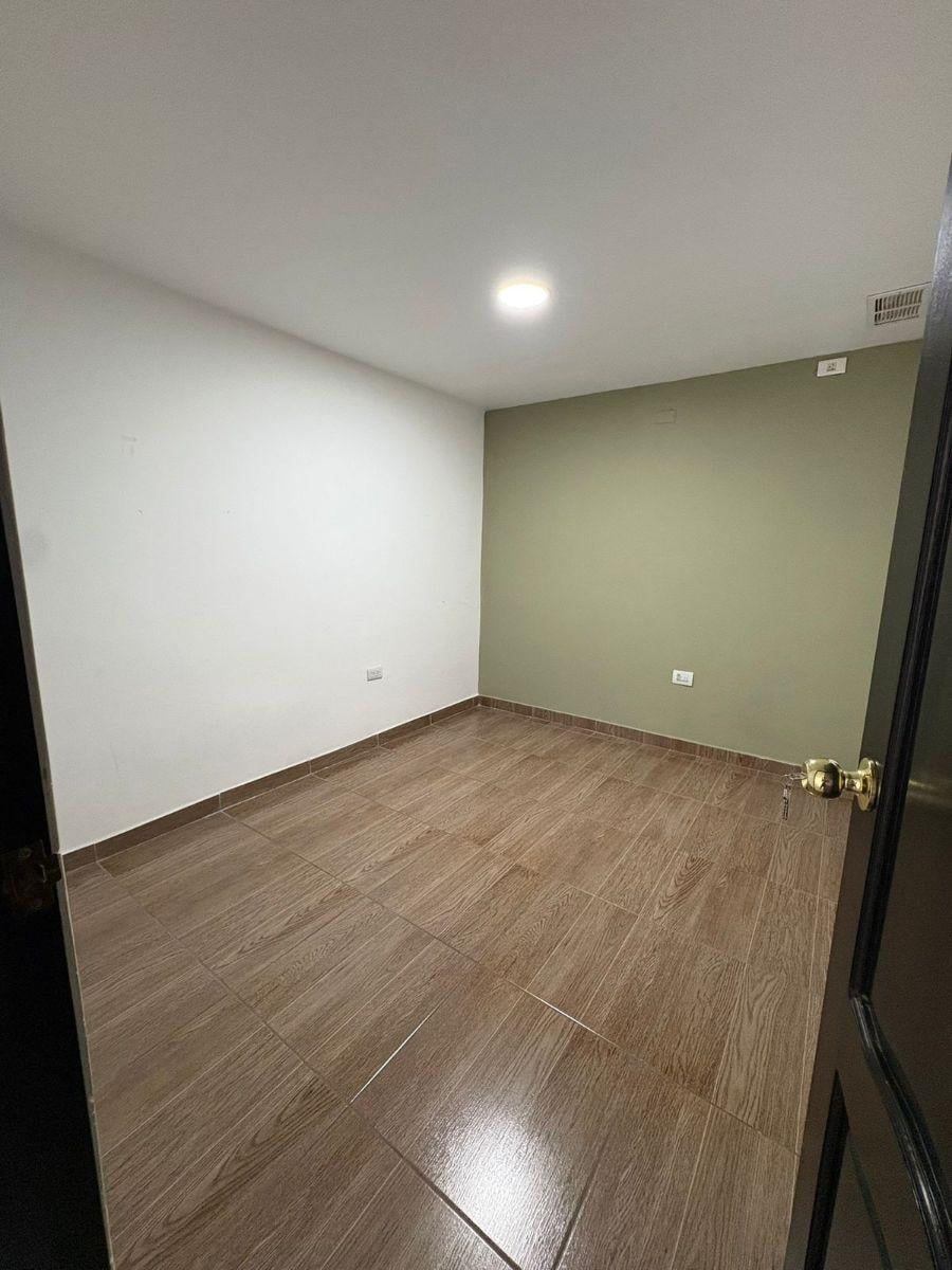 Casa en Venta Remodelada en Las Orquideas | Norte - Guayaquil | con Bases de Ampliacion (Rg), Guayas — imagen 4