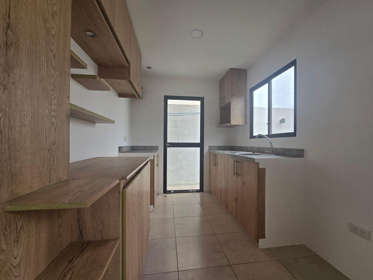 Vendo Casa en Urbanización Los Prados 2 en Excelente Estado, Guayas — imagen 8