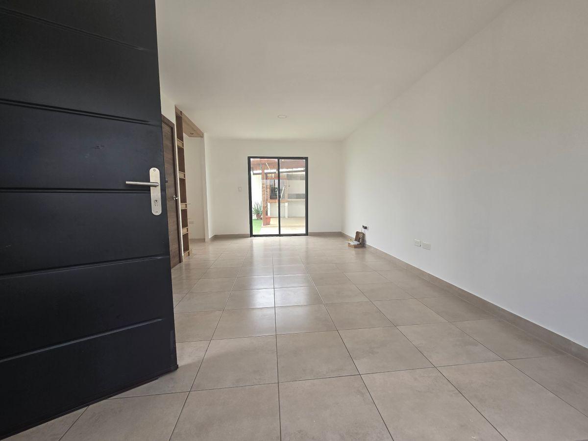 Vendo Casa en Urbanización Los Prados 2 en Excelente Estado, Guayas — imagen 7