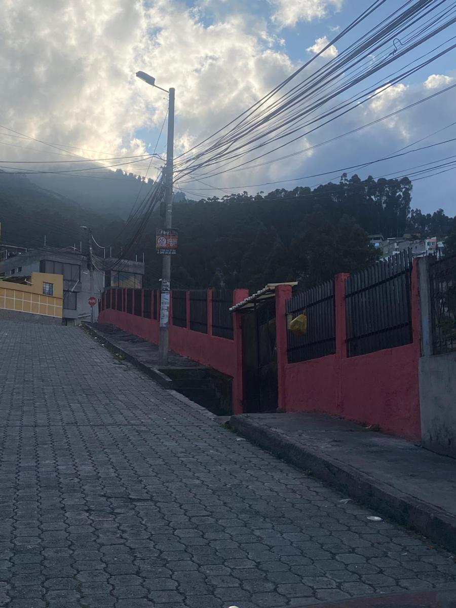 Vendo Terreno de 1.212 m² Topografia Irregular Cerca C. C. El Bosque — imagen 5