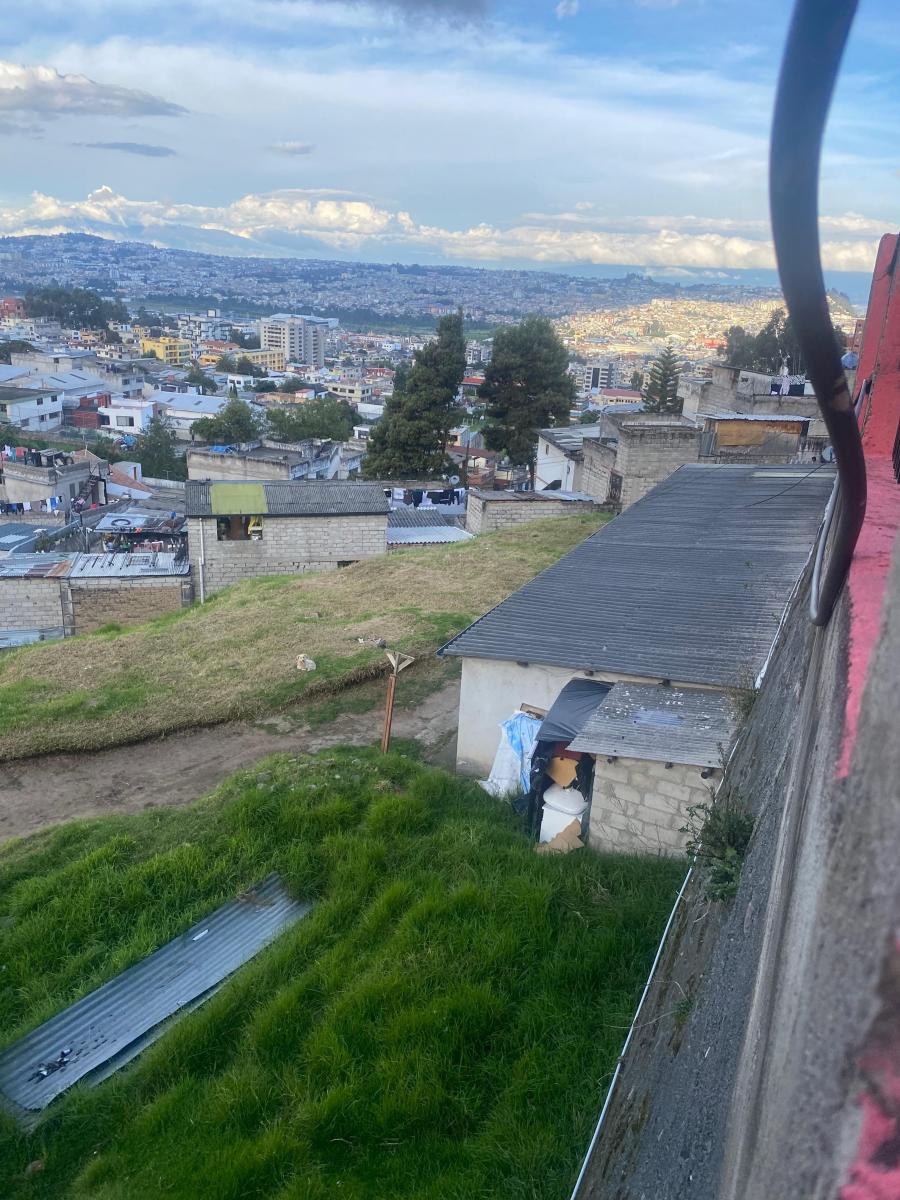 Vendo Terreno de 1.212 m² Topografia Irregular Cerca C. C. El Bosque — imagen 4