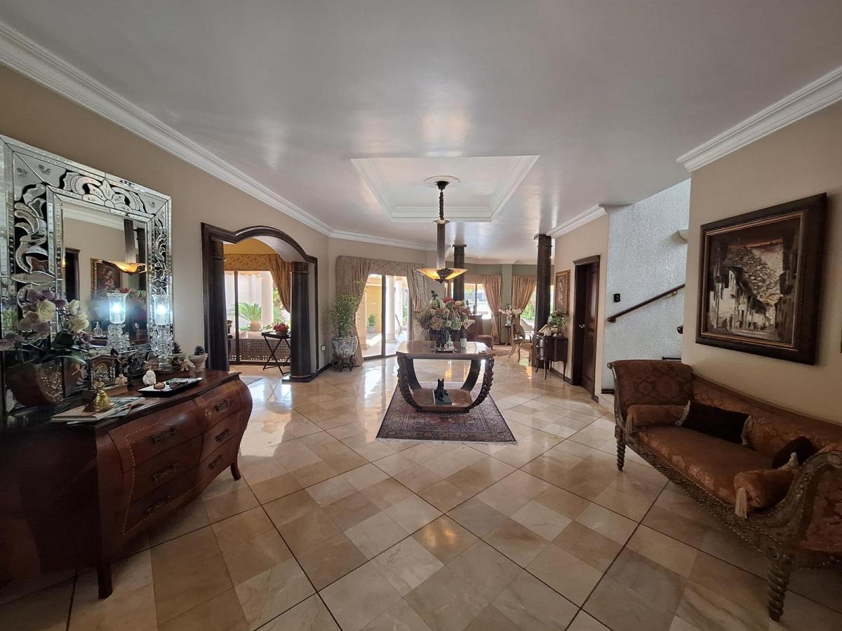 Casa en Venta de 4 Dorm. con Piscina y Vista Al Lago en Urb. El Río, Vía Samborondón, Guayas — imagen 4