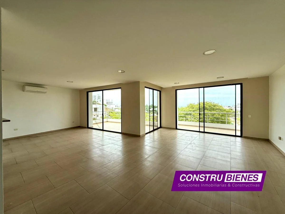 Casa Semiamoblada en Urb. Ciudad del Mar, Manta, Manabí — imagen 8