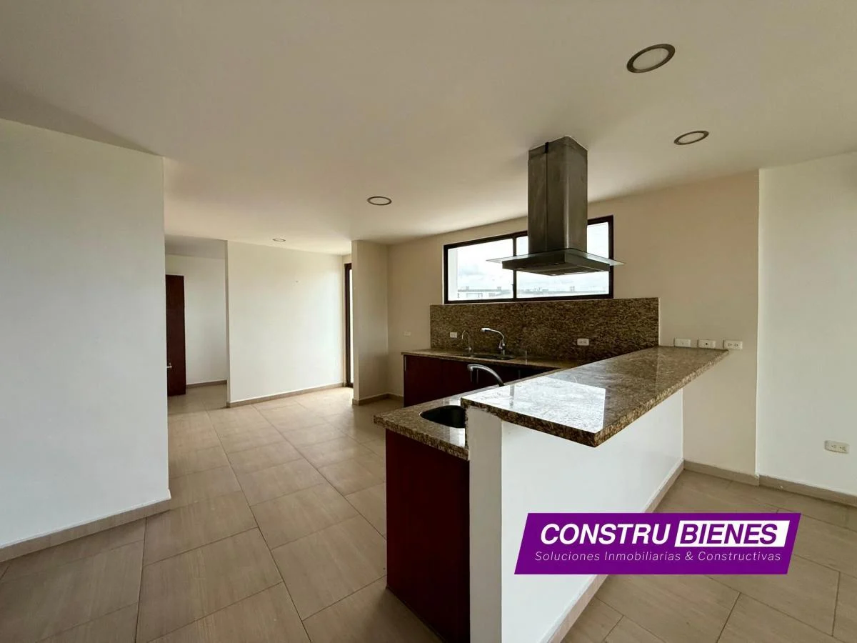 Casa Semiamoblada en Urb. Ciudad del Mar, Manta, Manabí — imagen 7