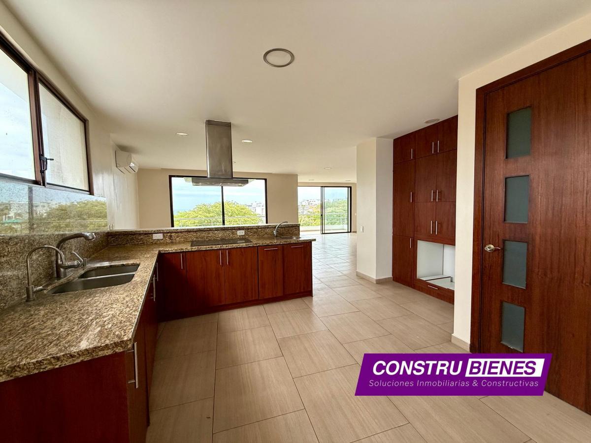 Casa Semiamoblada en Urb. Ciudad del Mar, Manta, Manabí — imagen 5