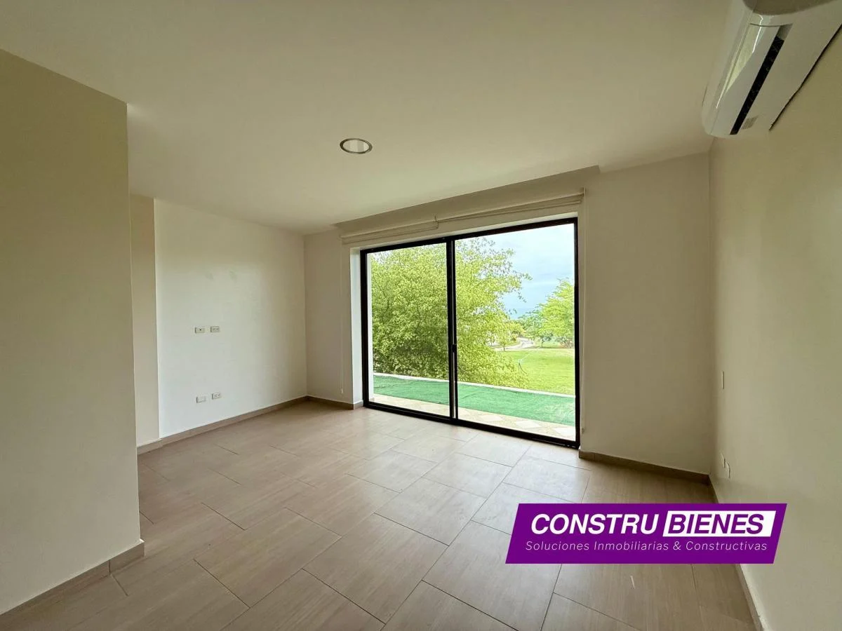 Casa Semiamoblada en Urb. Ciudad del Mar, Manta, Manabí — imagen 3