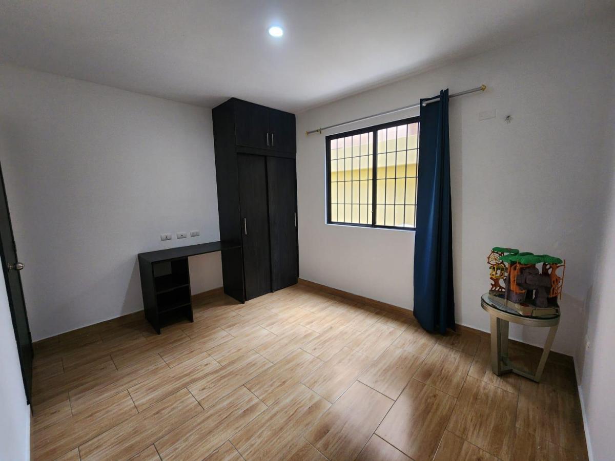 Venta Departamento Planta Baja - 2 Dorm - Kennedy Norte - Seguridad - Garaje (W. L), Guayas — imagen 10
