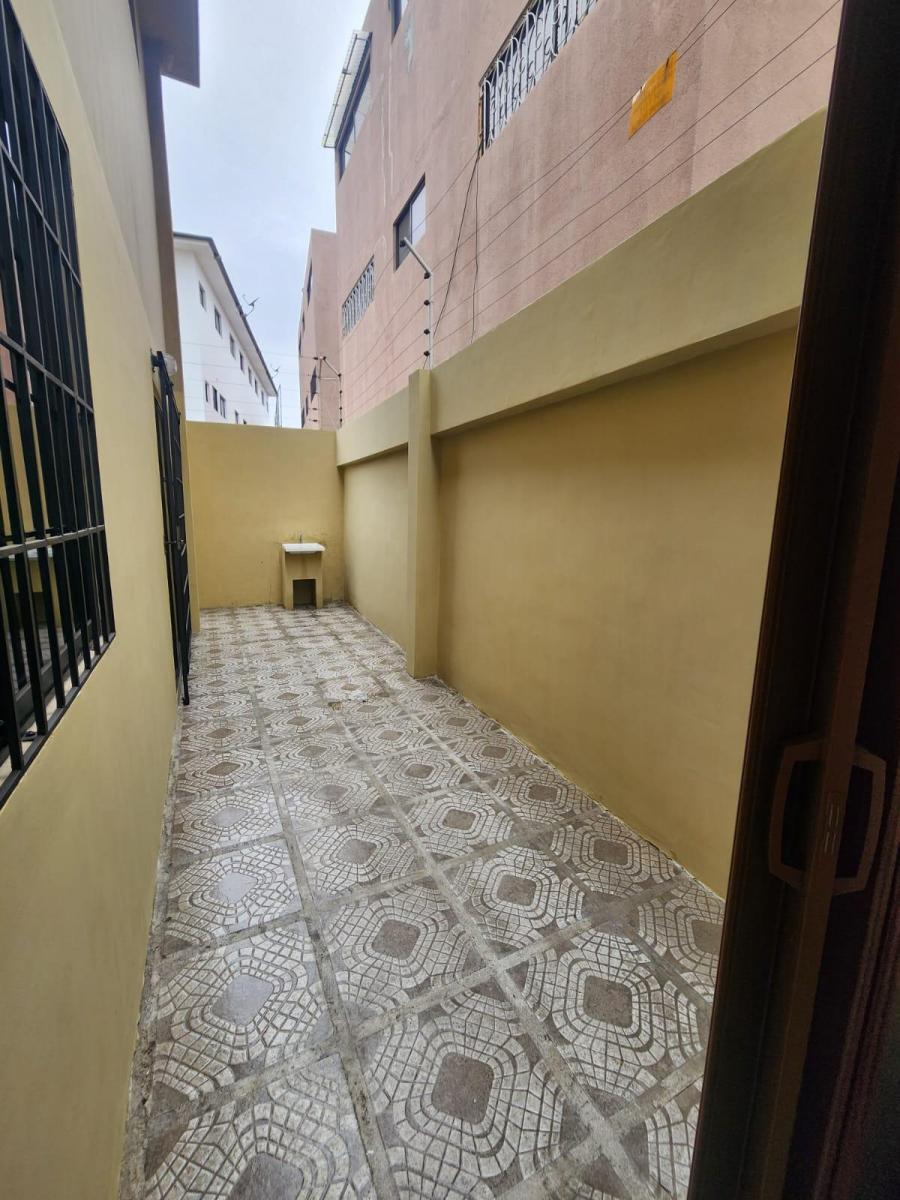 Venta Departamento Planta Baja - 2 Dorm - Kennedy Norte - Seguridad - Garaje (W. L), Guayas — imagen 3